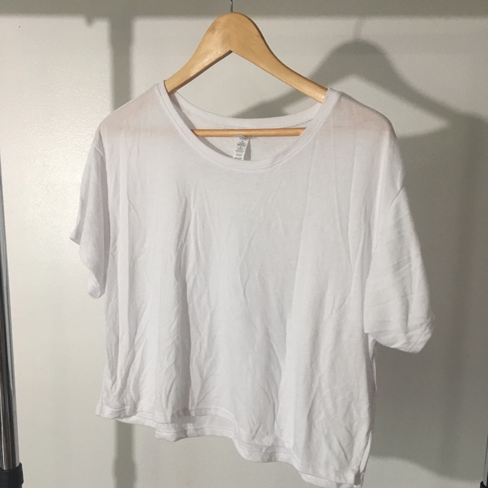 White Med short sleeve Crop Top